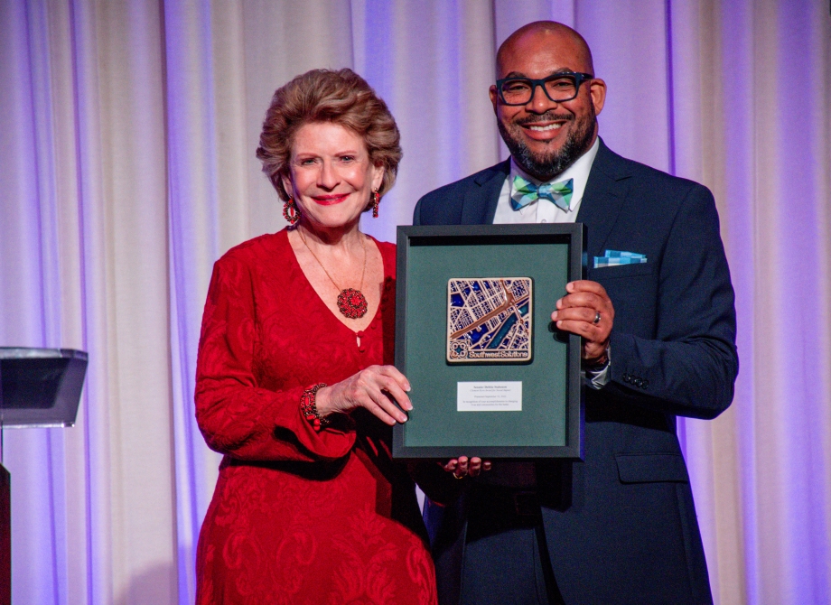 Senator Stabenow receives award from President Sean de Four